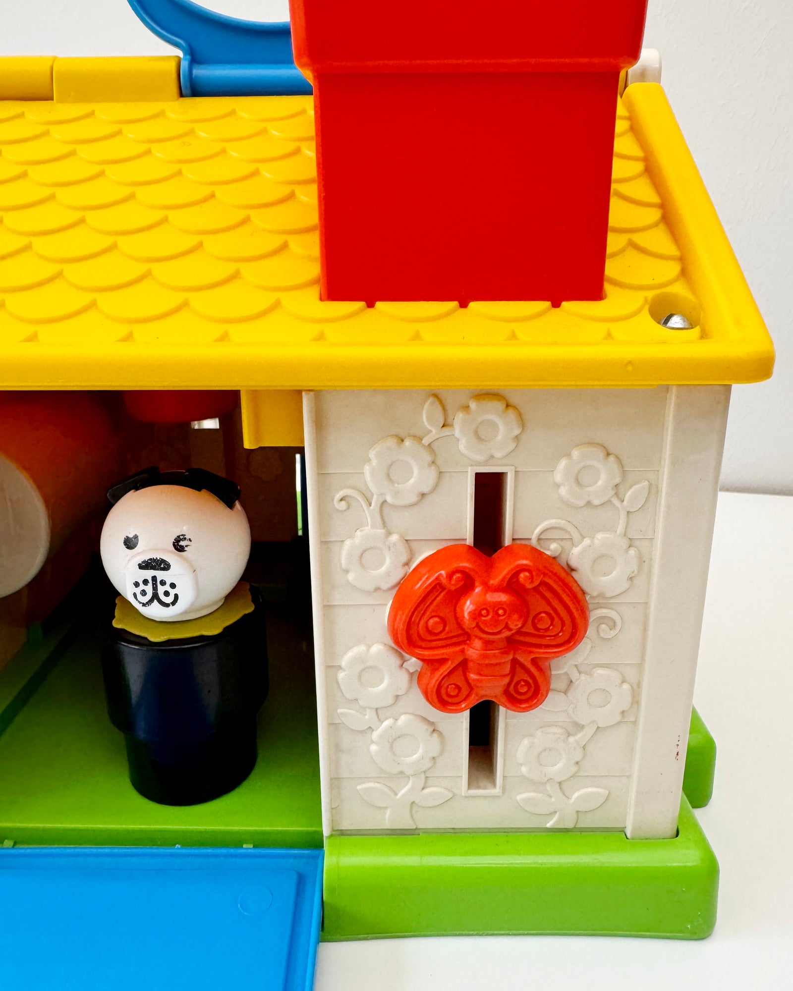 1984 Fisher Price Play House With Dog – mouseberlinvintage